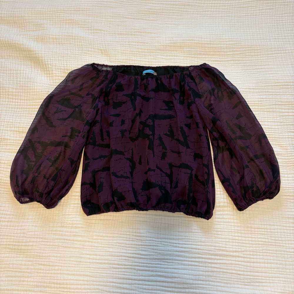 Alice + Olivia Blouse Women's Small 100% Silk Purple Sheer Floral‎ Off Shoulder